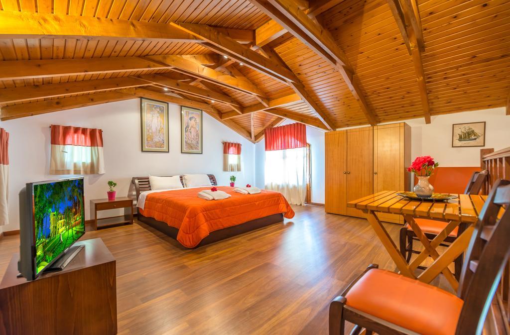 Hotel de apartamente Zarkadis 2*